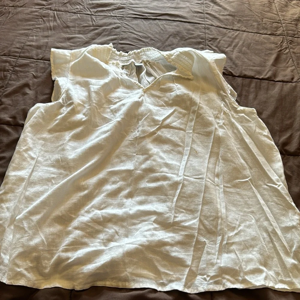 Cute top - Picture 2 of 2